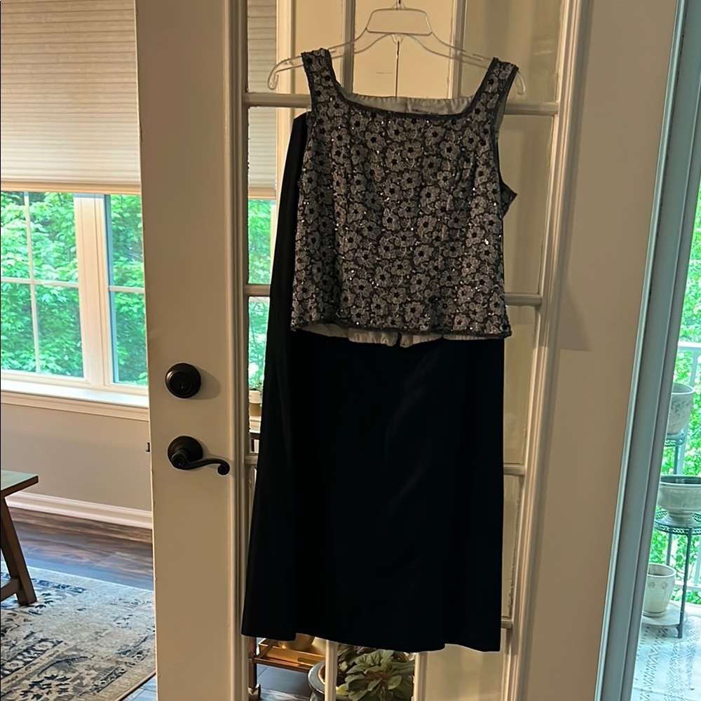 Adrianna Papell Blue and Silver Floral Top